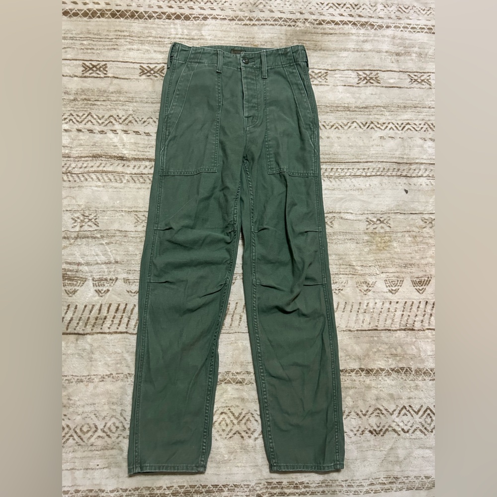 MOTHER Utility Pants in Army Green | Size 25